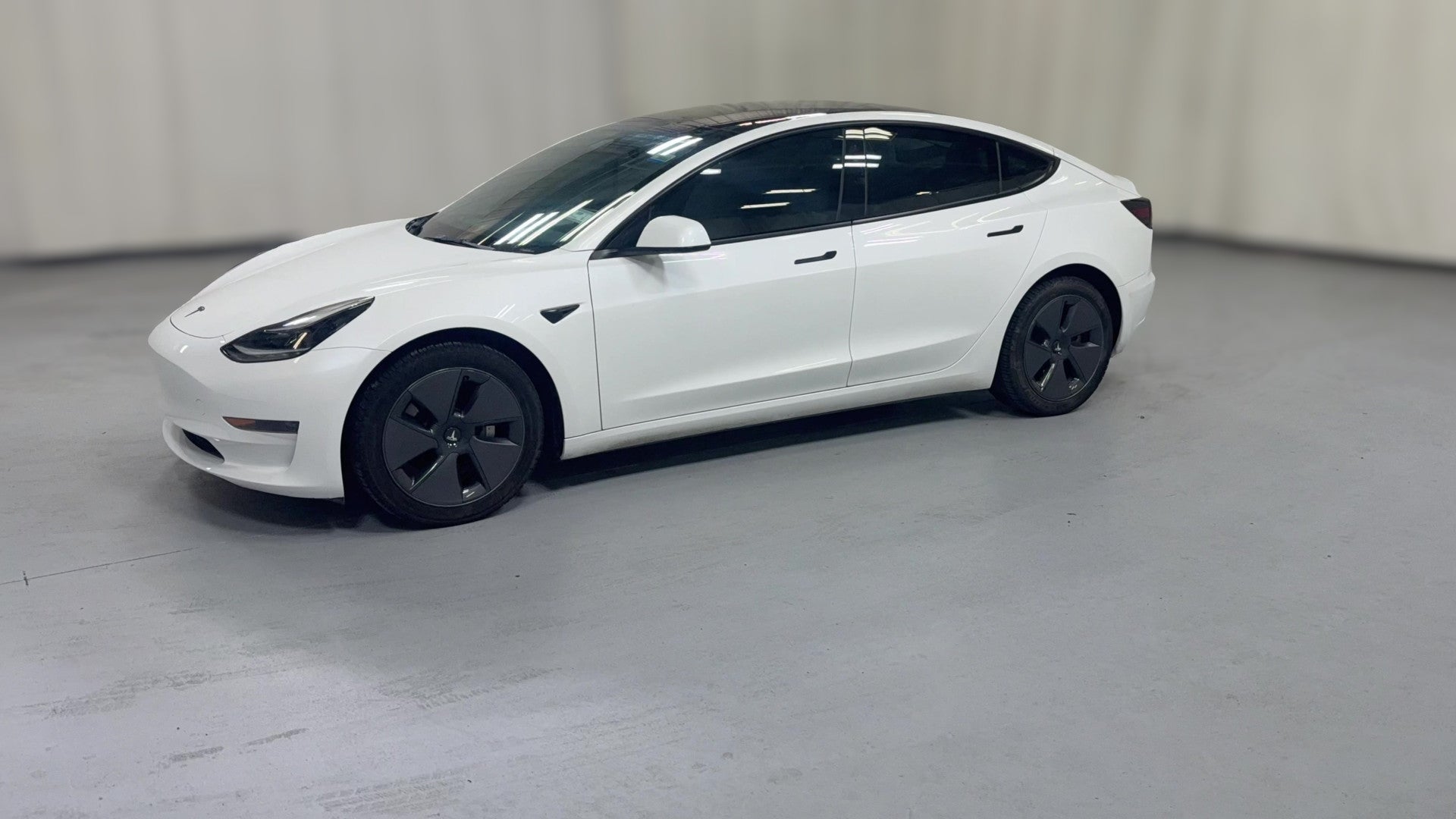 2023 Tesla Model 3 vehicle photo