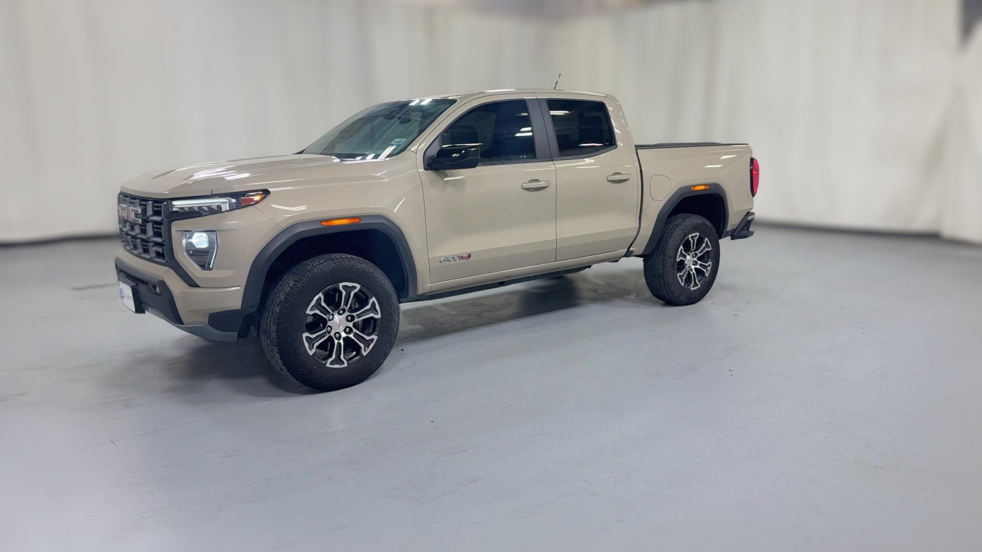 2024 GMC Canyon Crew Cab vehicle photo