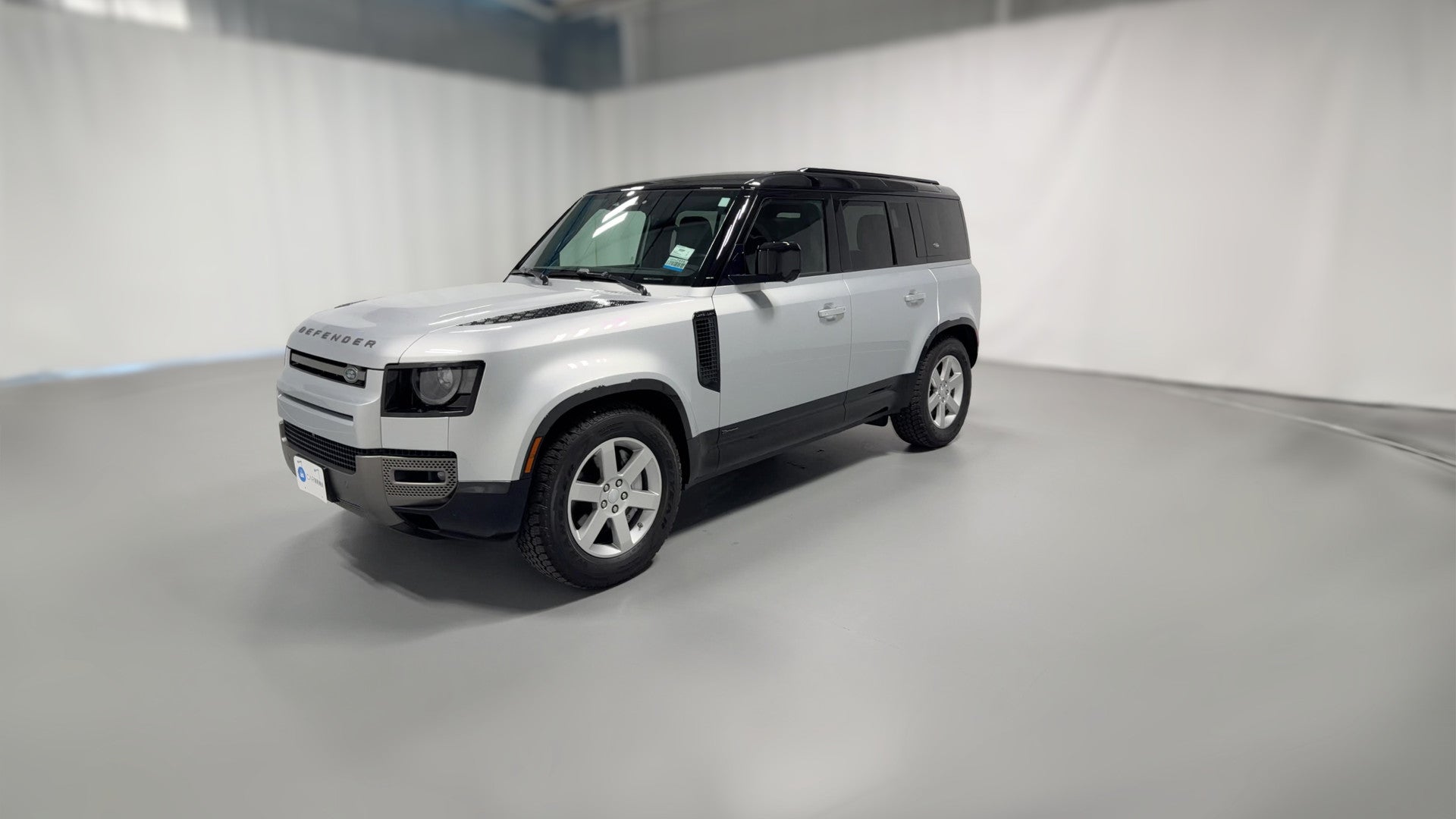 2021 Land Rover Defender 110 vehicle photo