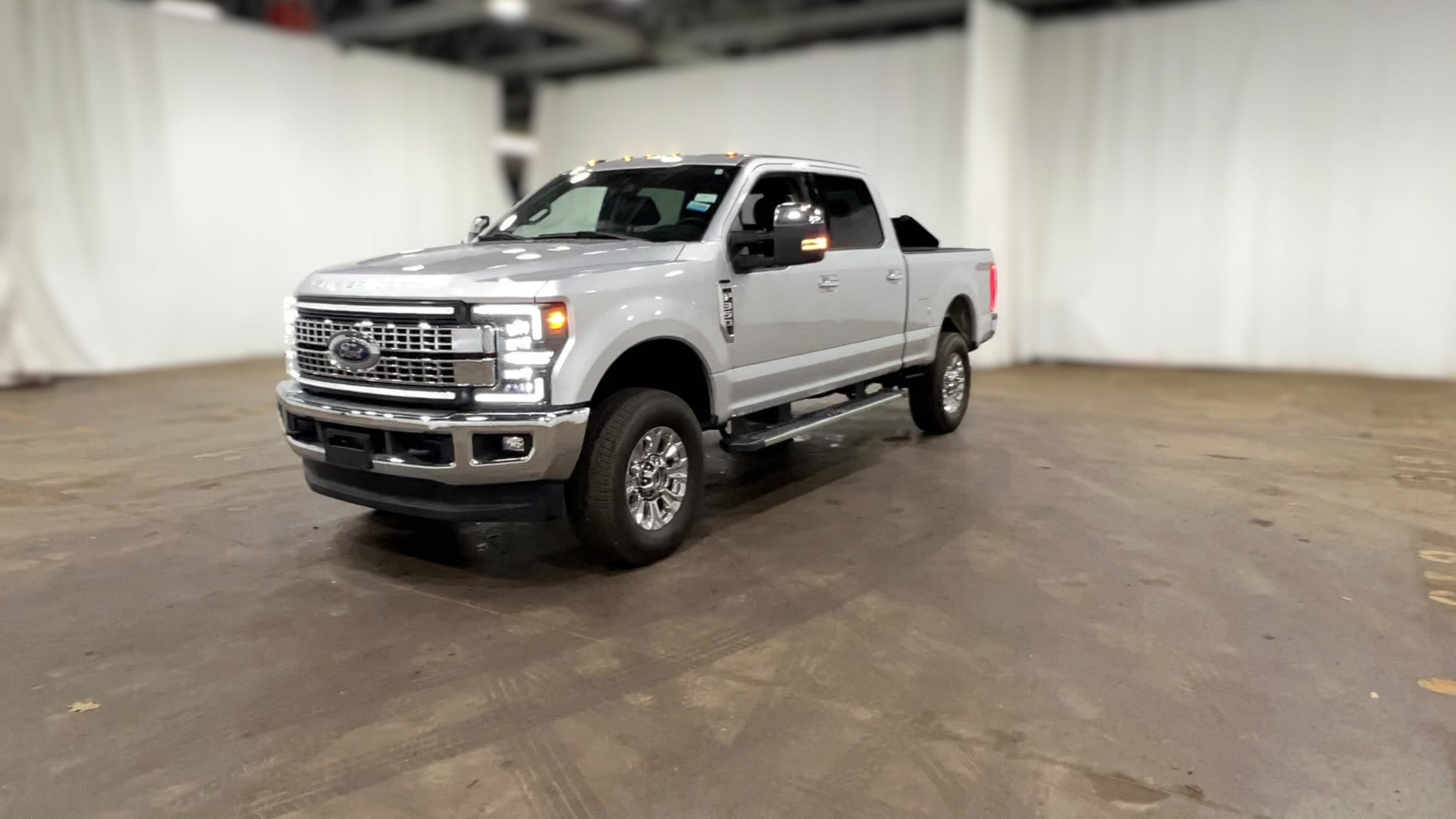 2017 Ford F350 Super Duty Crew Cab vehicle photo
