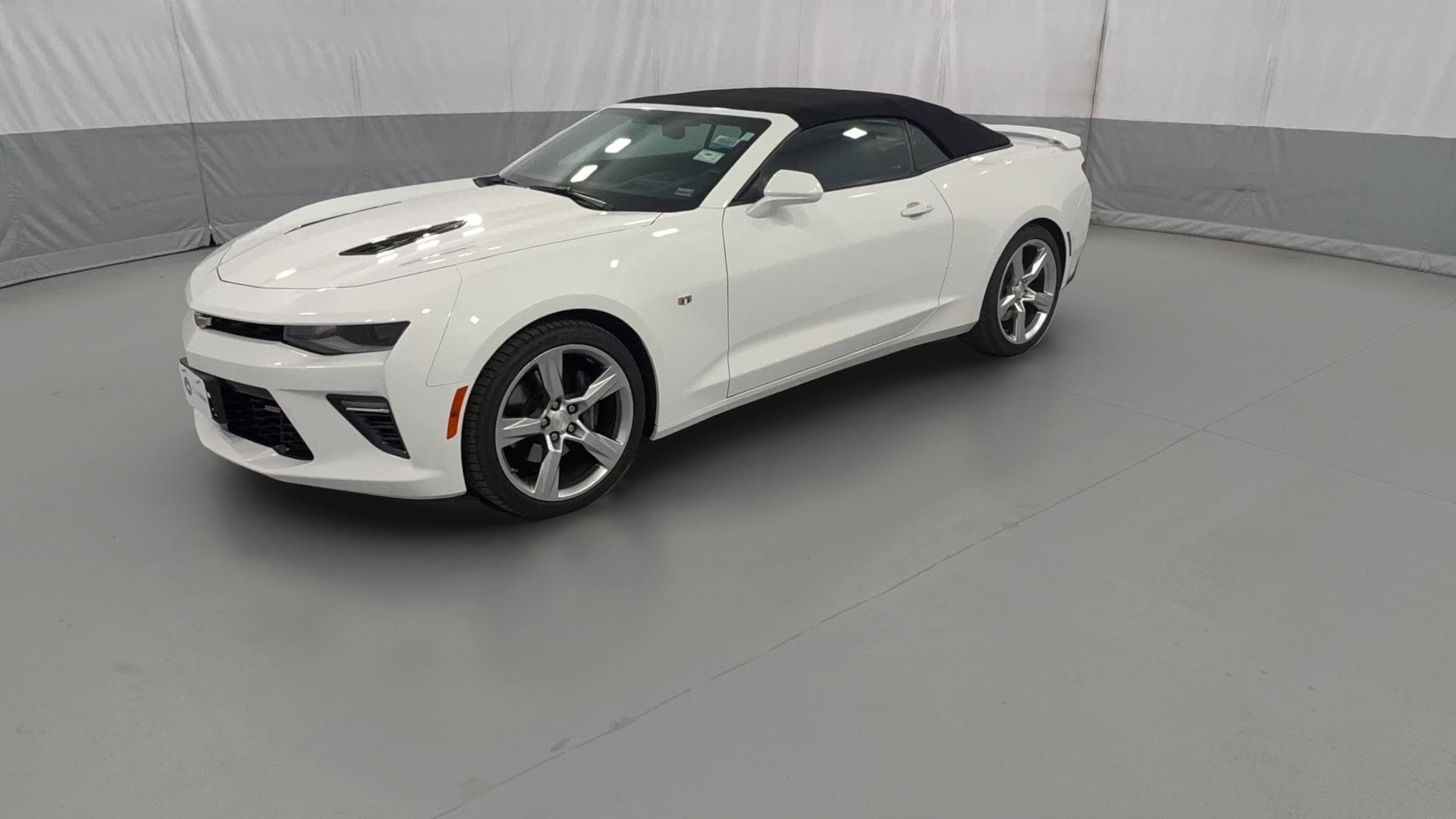 2016 Chevrolet Camaro vehicle photo