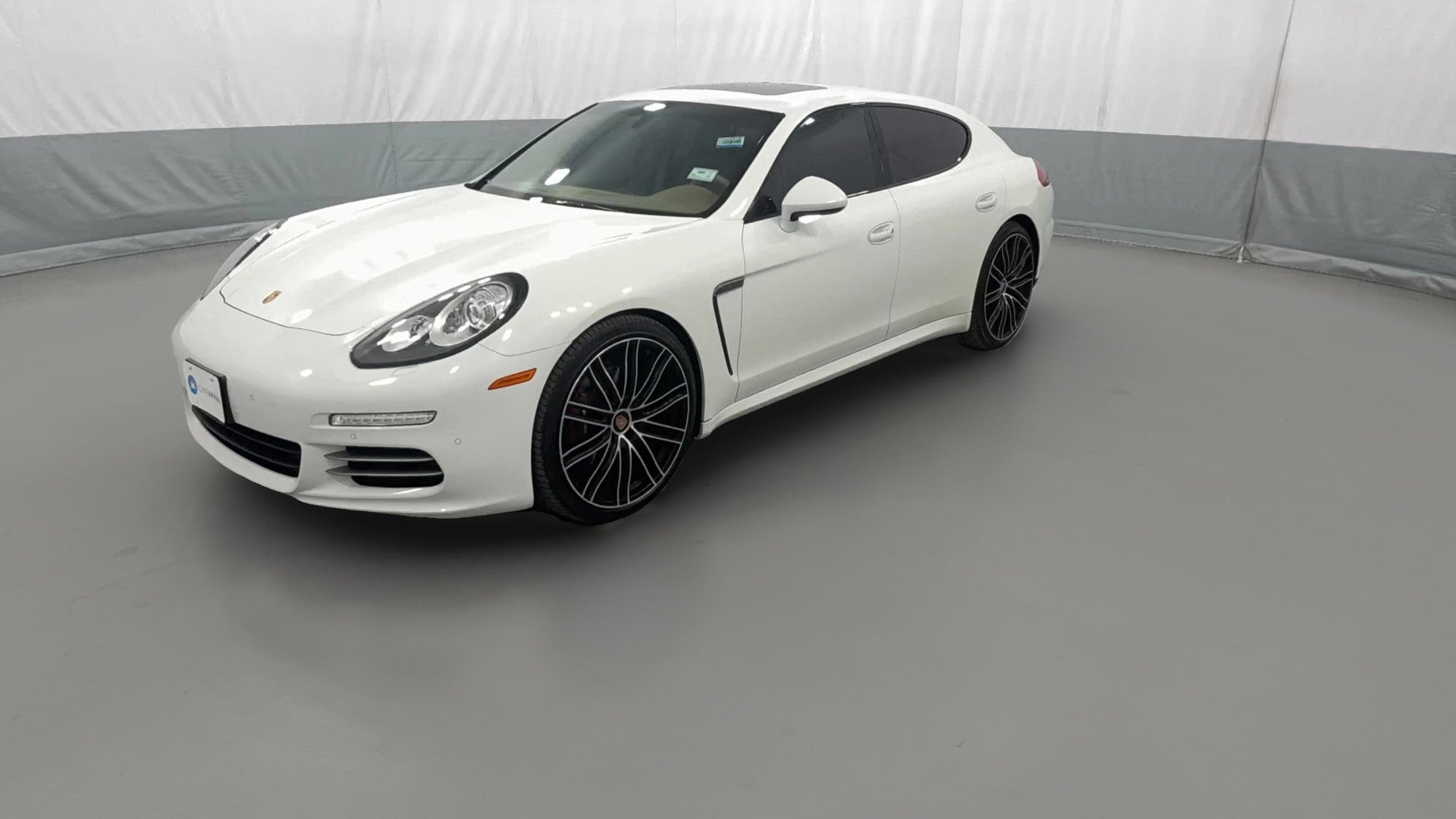 2014 Porsche Panamera vehicle photo