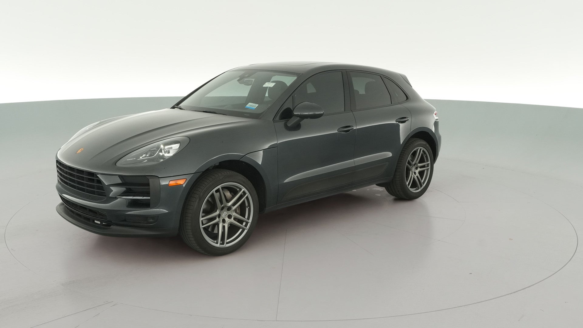 2021 Porsche Macan vehicle photo