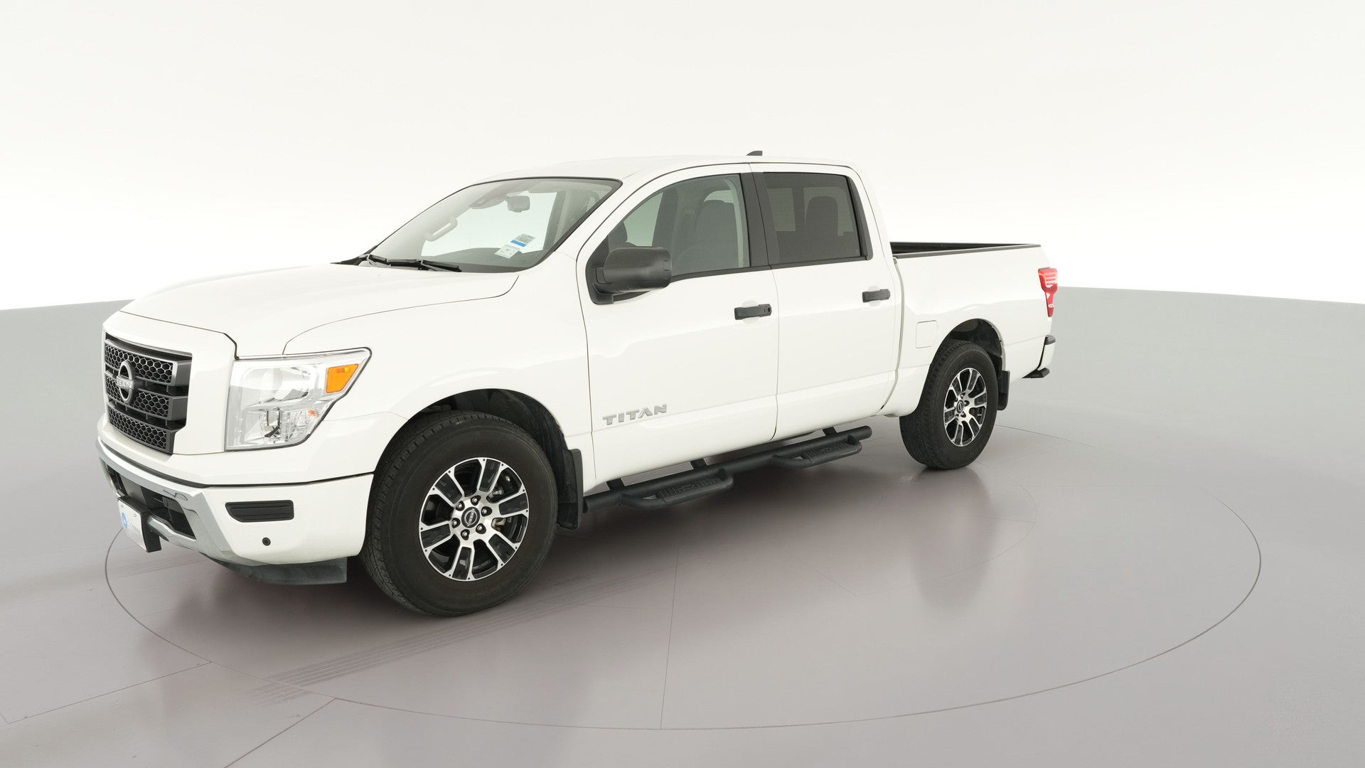 2023 Nissan Titan Crew Cab vehicle photo