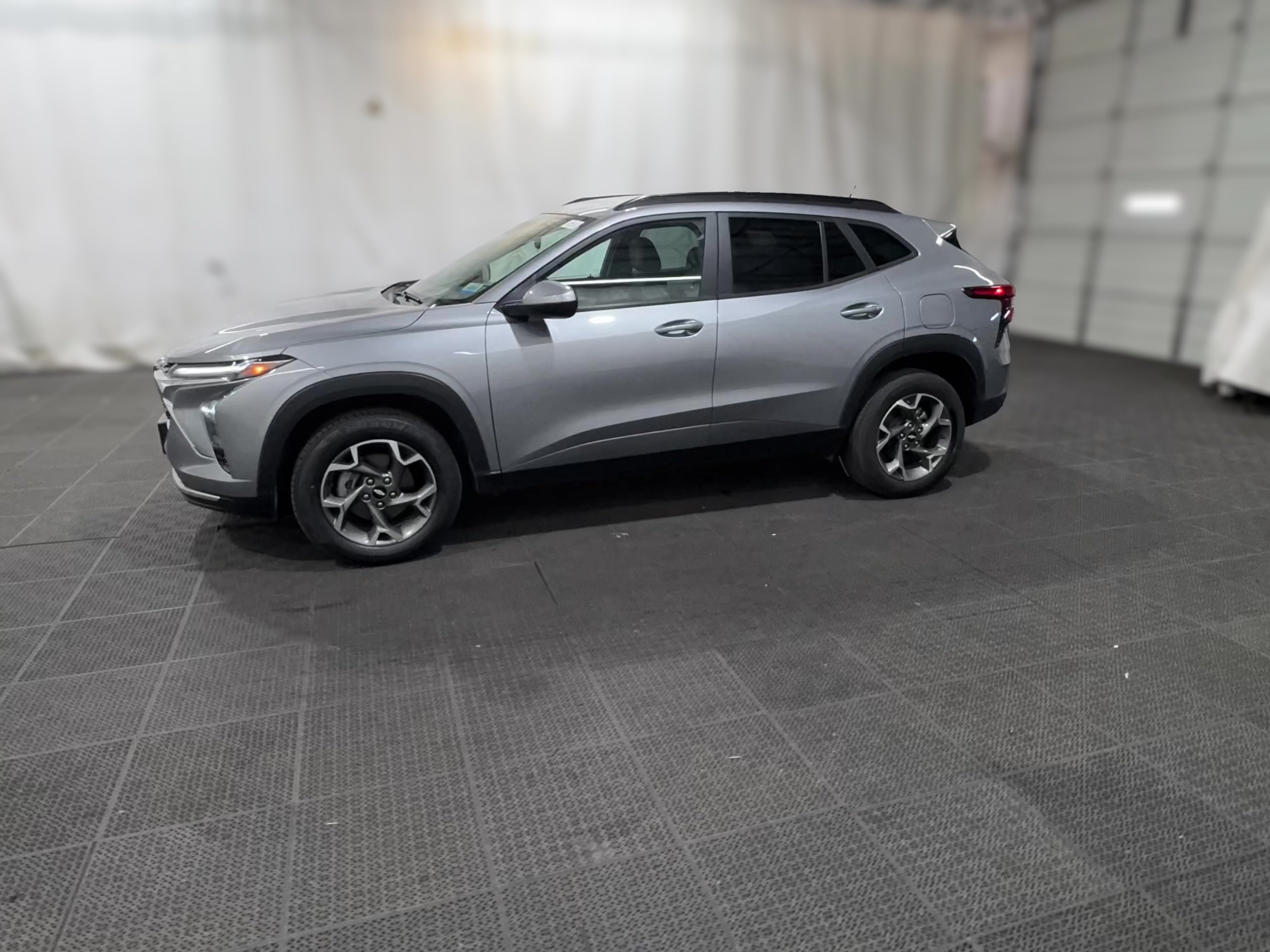 2025 Chevrolet Trax LT - Photo 25