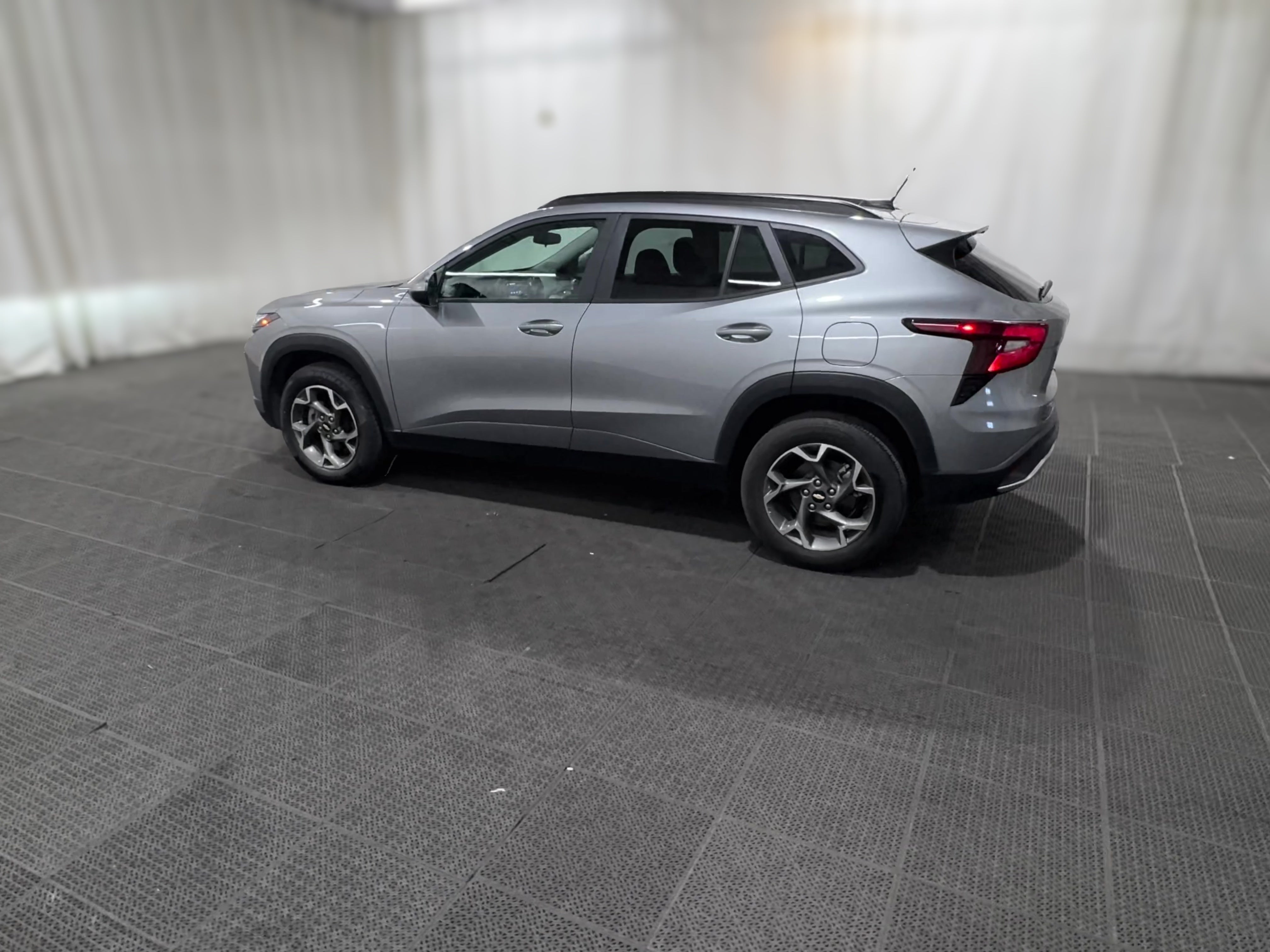 2025 Chevrolet Trax LT - Photo 27