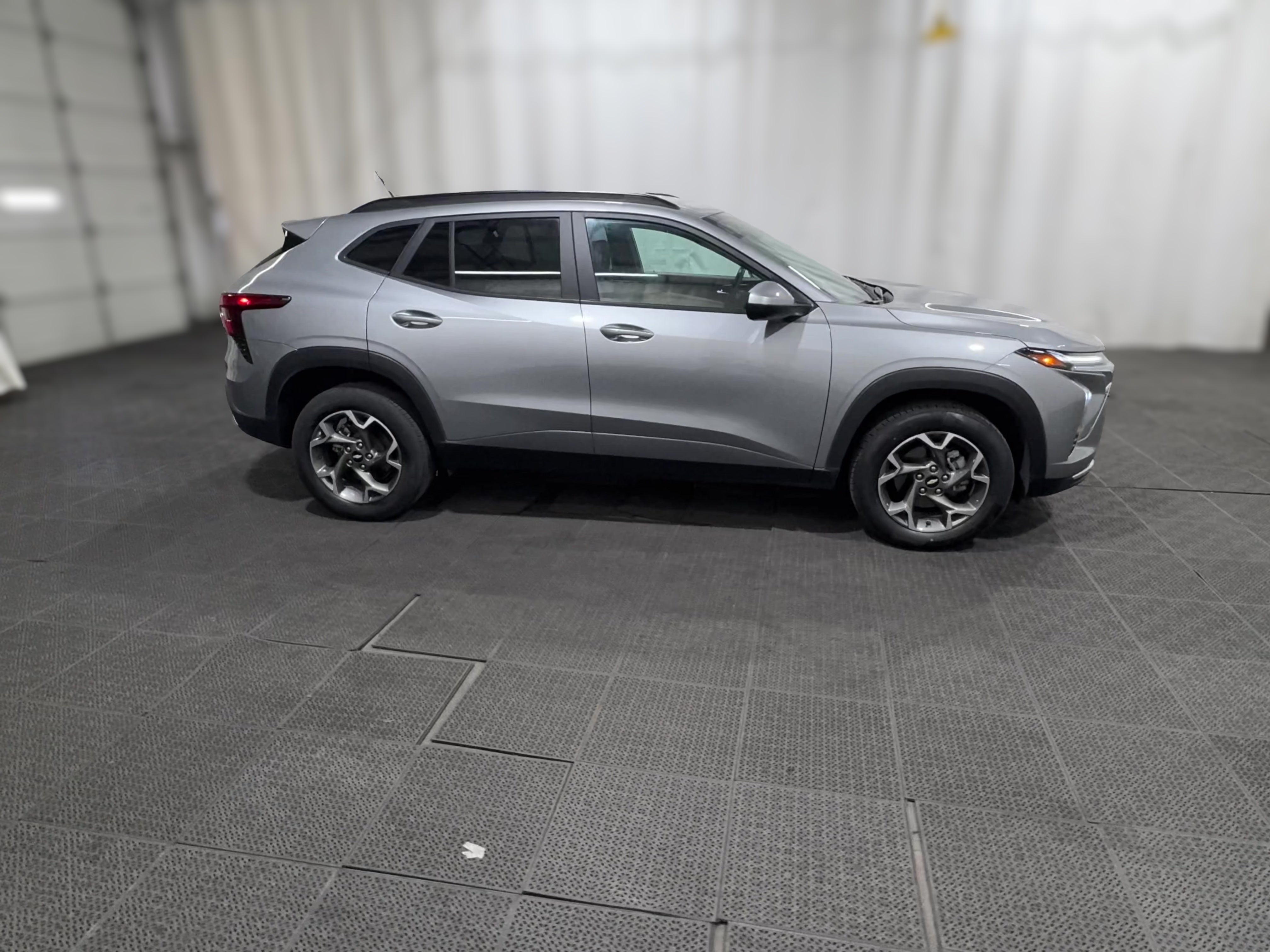 2025 Chevrolet Trax LT - Photo 34