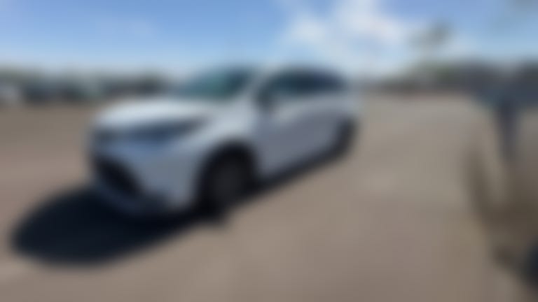 2026 Toyota Sienna vehicle photo
