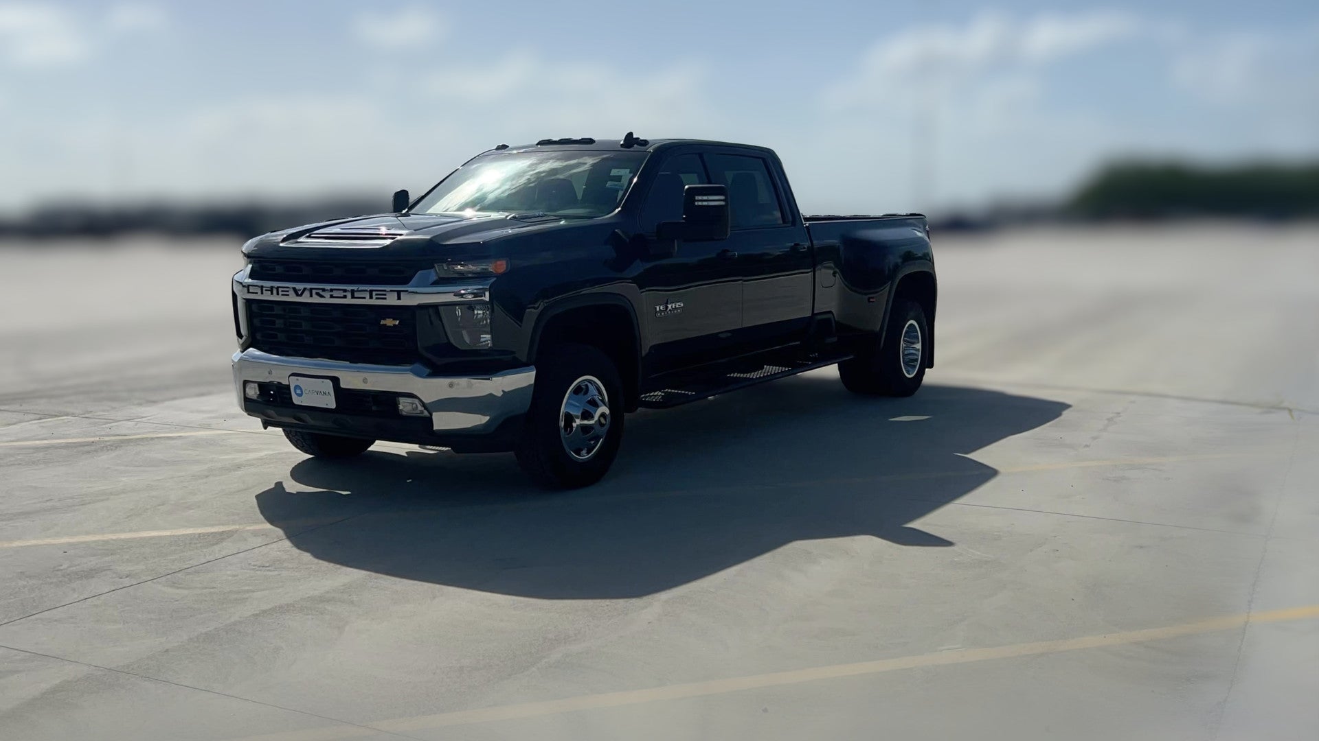 2022 Chevrolet Silverado 3500 HD Crew Cab vehicle photo