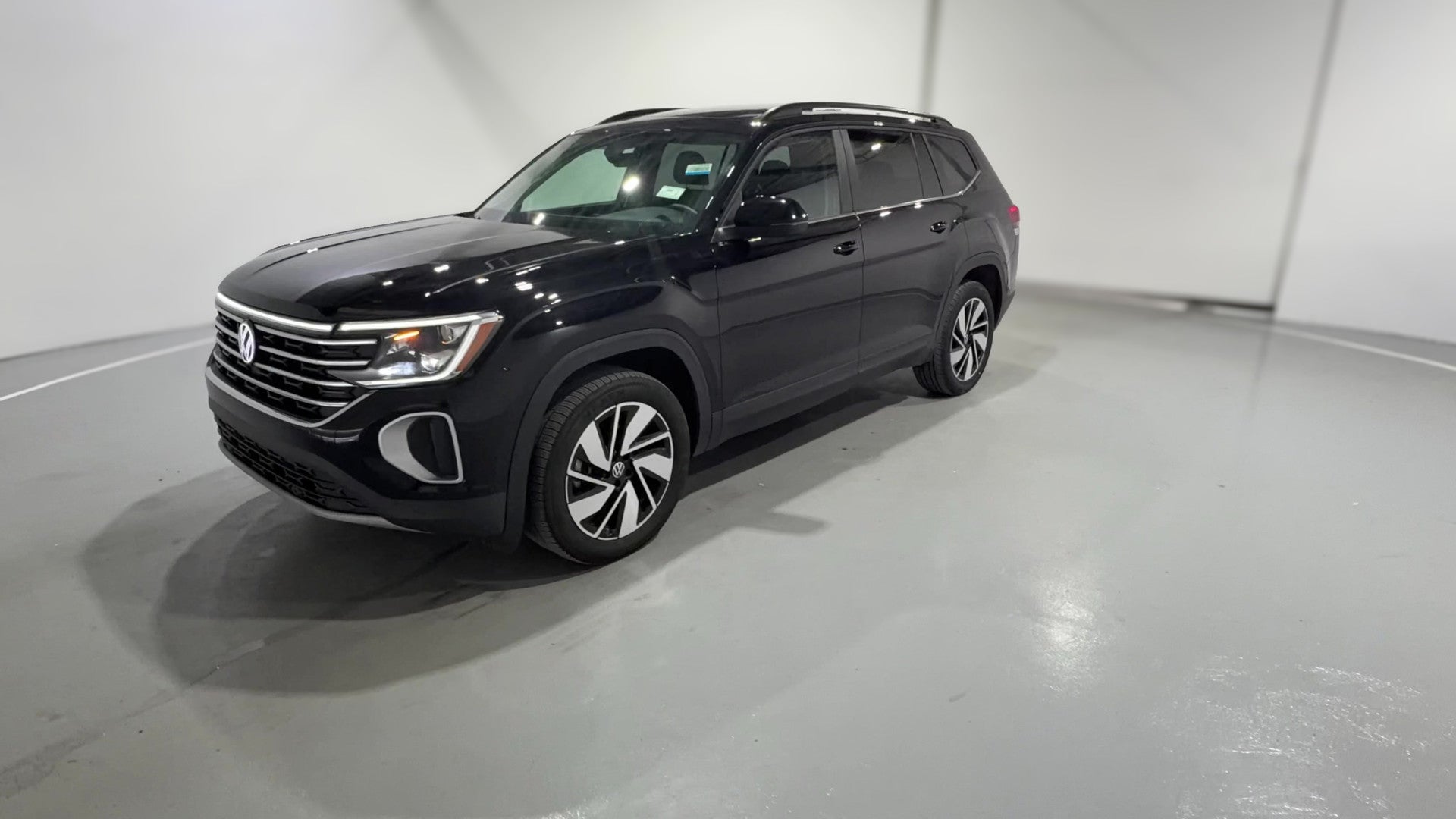 2026 Volkswagen Atlas vehicle photo