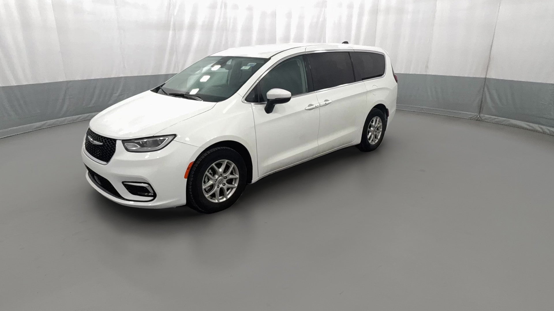 2023 Chrysler Pacifica vehicle photo