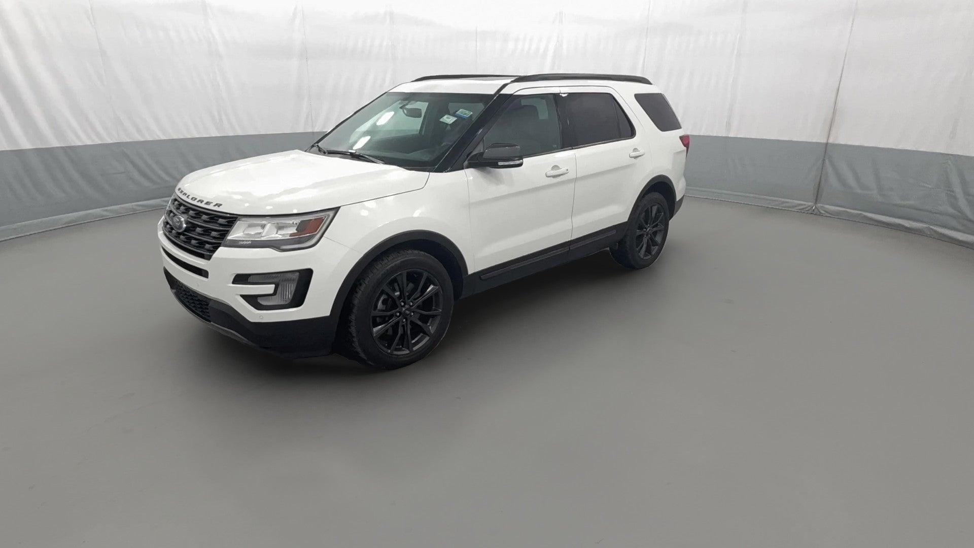 2017 Ford Explorer vehicle photo