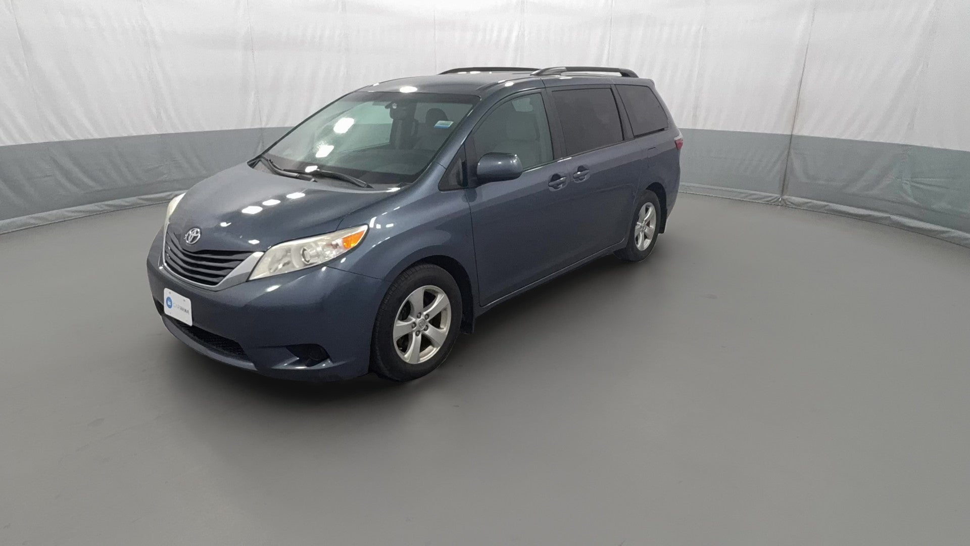 2017 Toyota Sienna vehicle photo