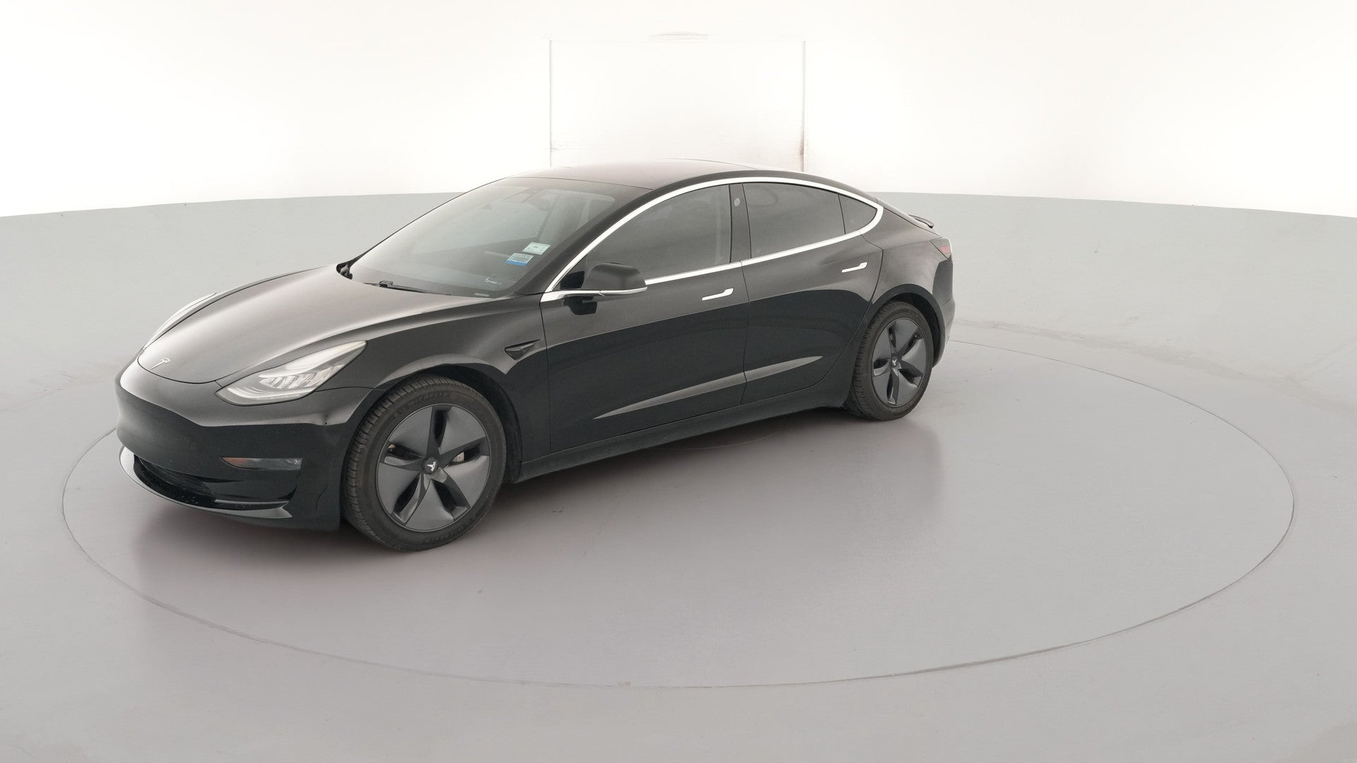 2019 Tesla Model 3 vehicle photo