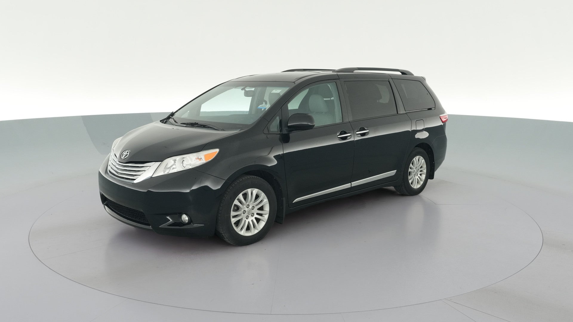 2015 Toyota Sienna vehicle photo