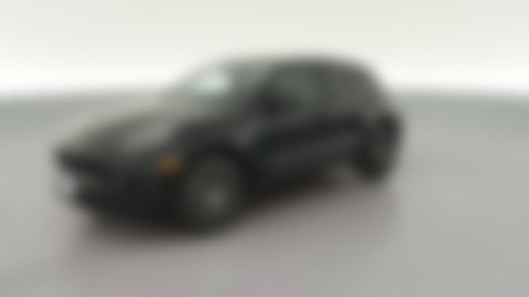 2024 Porsche Macan vehicle photo