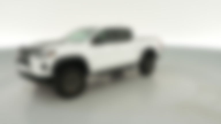 2024 Chevrolet Colorado Crew Cab vehicle photo