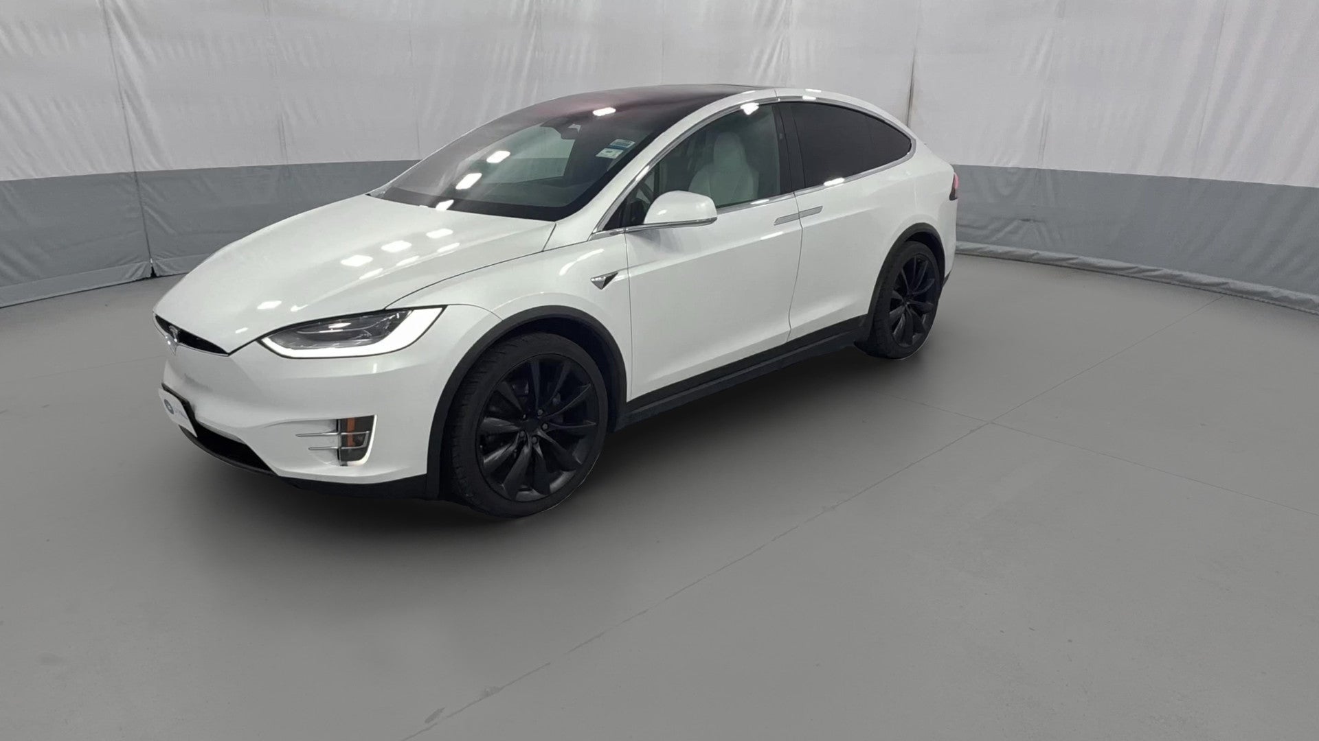 2020 Tesla Model X vehicle photo