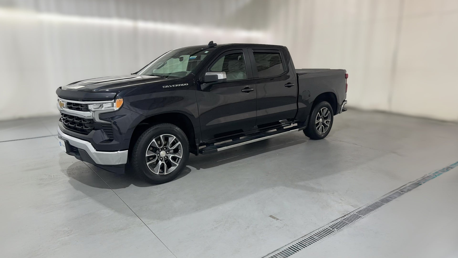 2022 Chevrolet Silverado 1500 Crew Cab vehicle photo