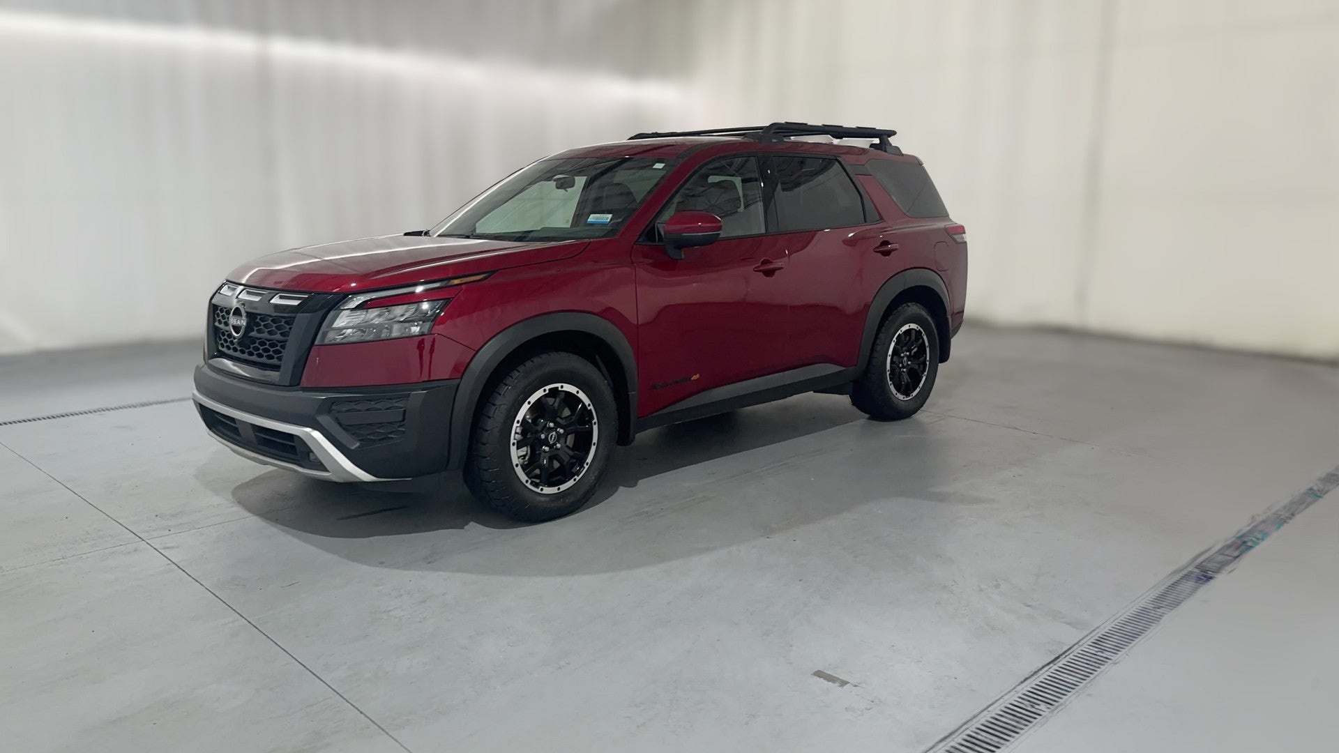 2025 Nissan Pathfinder vehicle photo