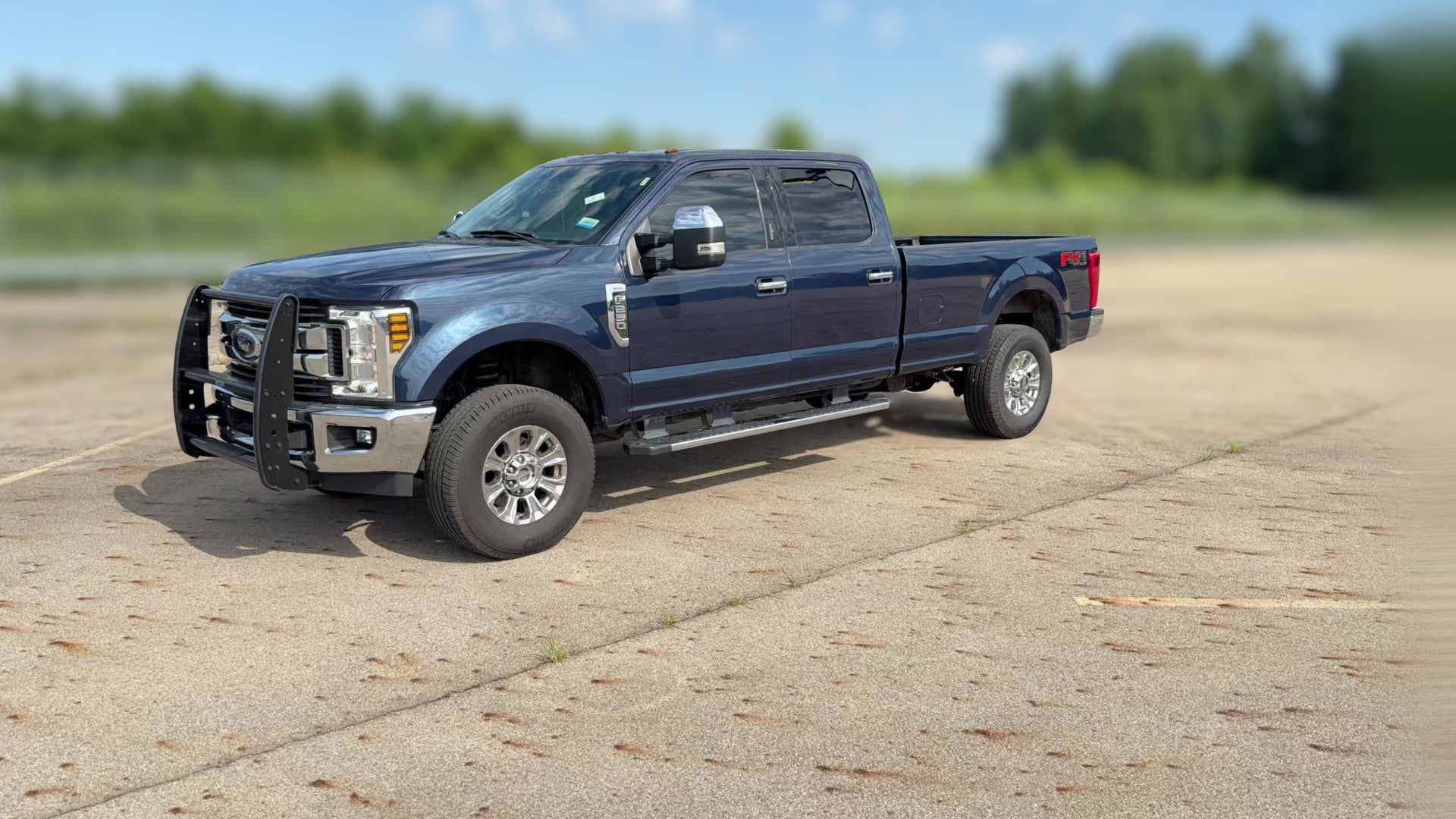 2019 Ford F250 Super Duty Crew Cab vehicle photo