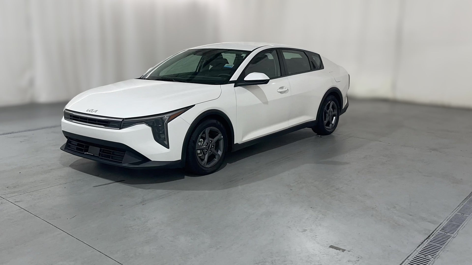 2025 Kia K4 vehicle photo