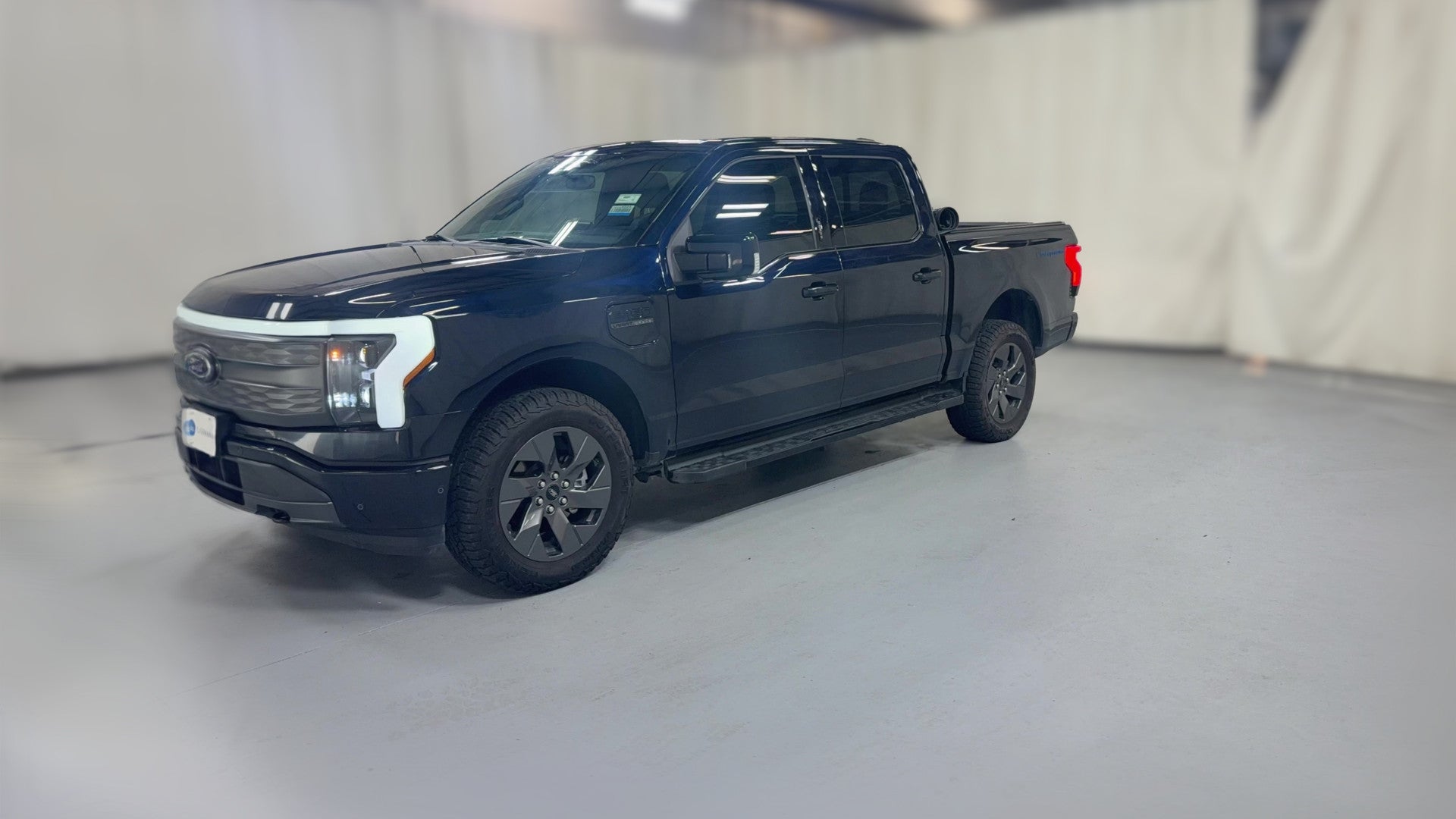 2023 Ford F150 Lightning vehicle photo