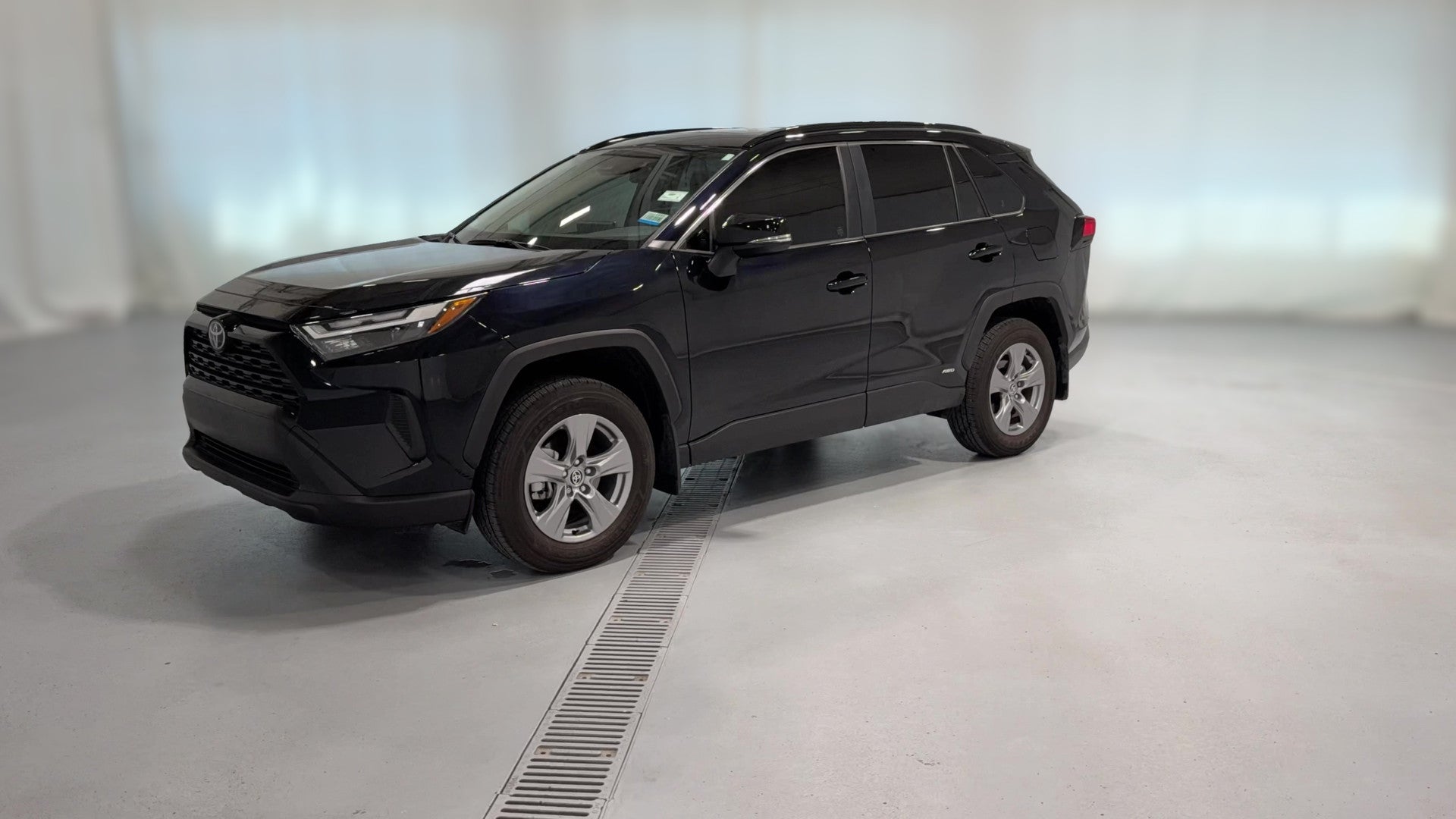 2025 Toyota RAV4 Hybrid vehicle photo