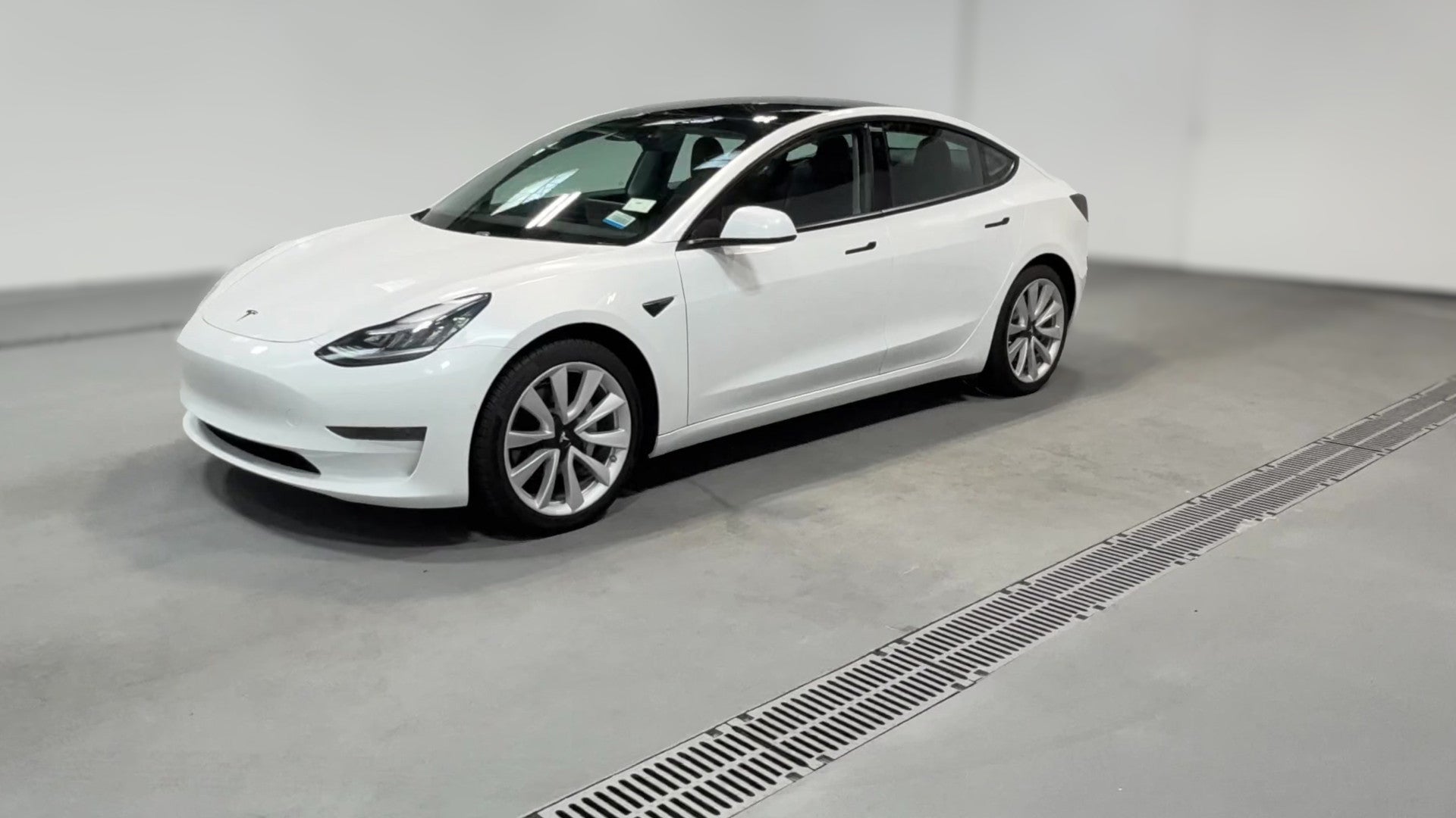 2020 Tesla Model 3 vehicle photo