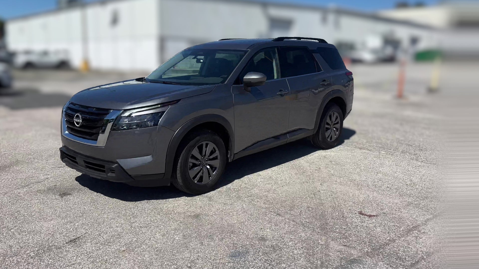 2025 Nissan Pathfinder vehicle photo