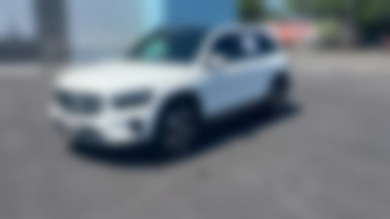 2025 Mercedes-Benz GLB vehicle photo