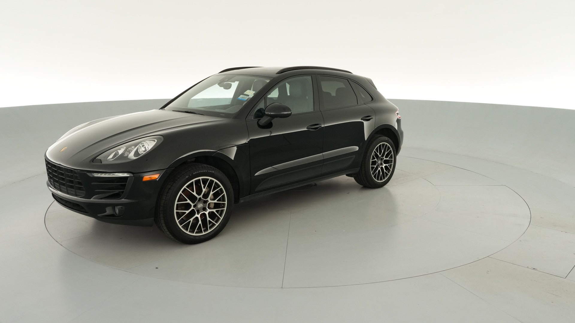 2018 Porsche Macan vehicle photo
