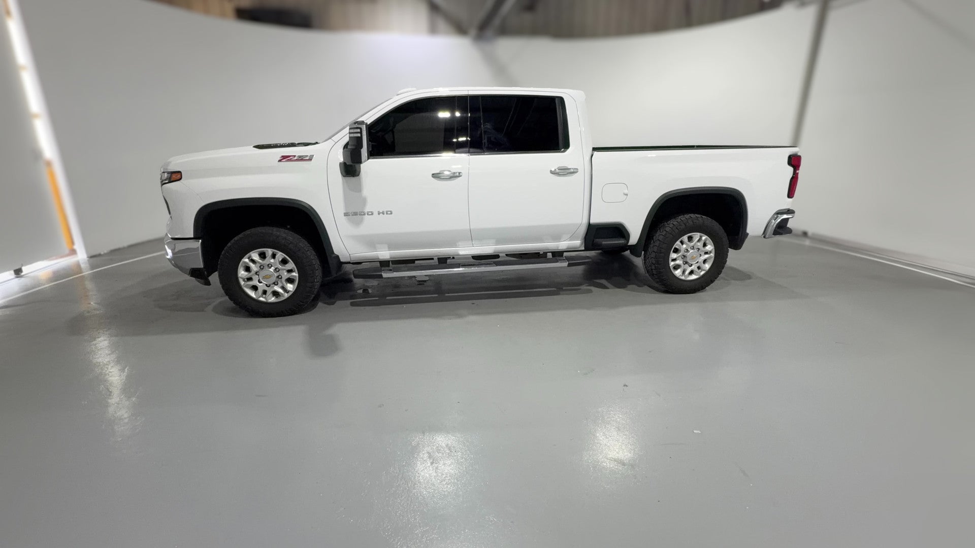 2024 Chevrolet Silverado 2500 HD Crew Cab vehicle photo