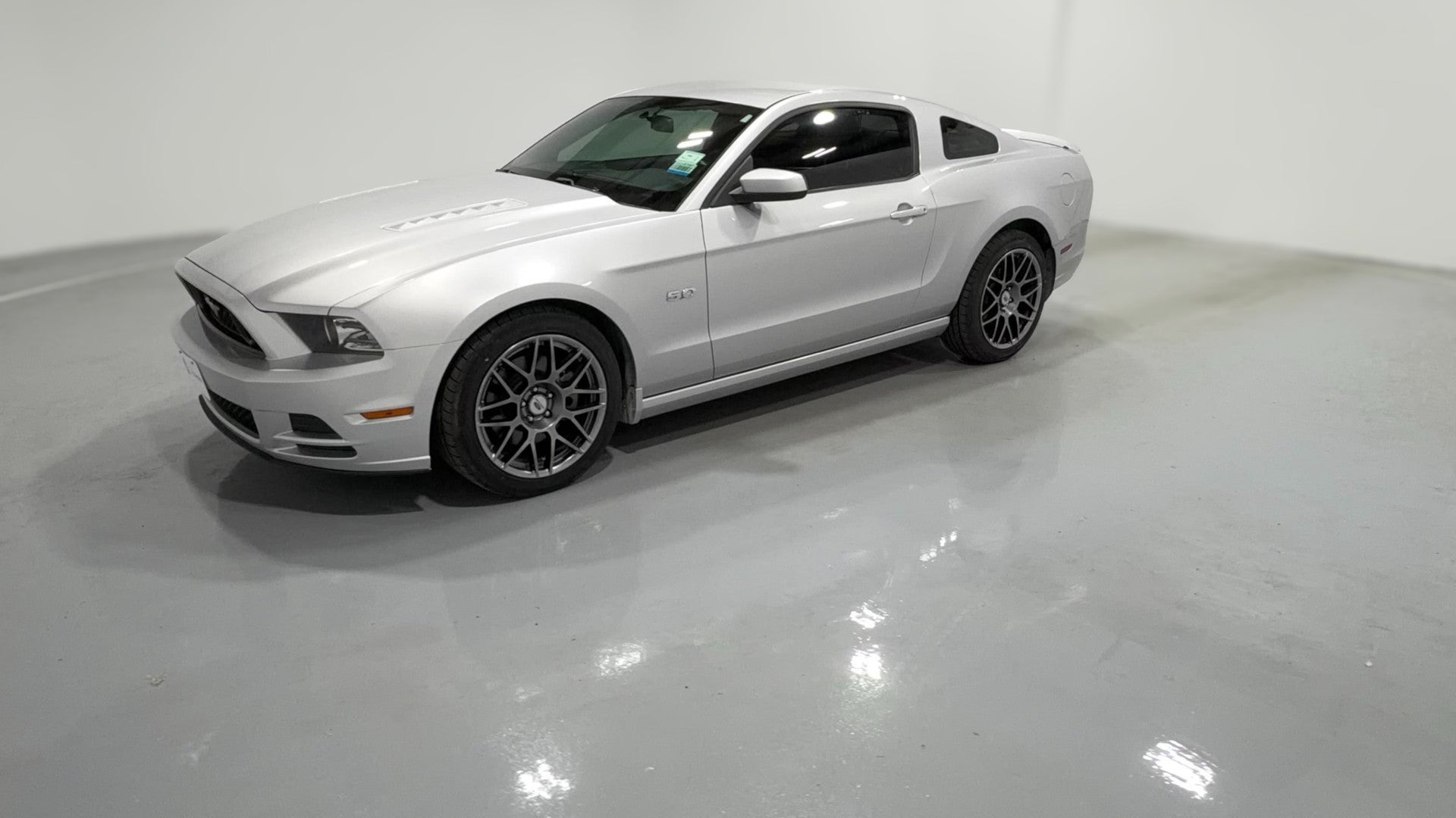 2013 Ford Mustang vehicle photo