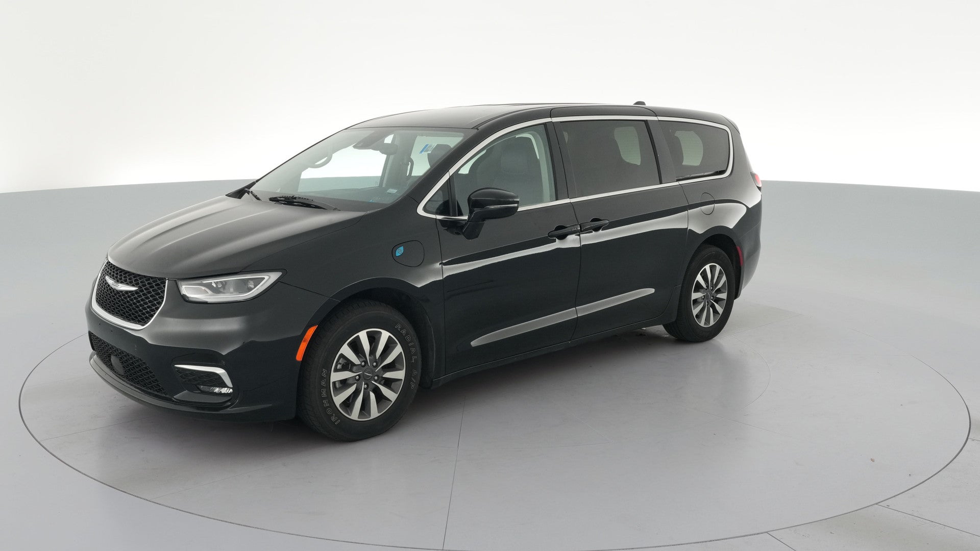 2024 Chrysler Pacifica Hybrid vehicle photo