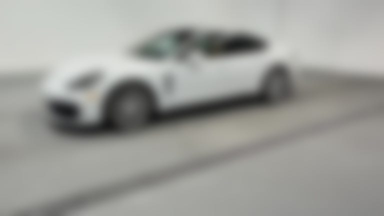 2022 Porsche Panamera vehicle photo