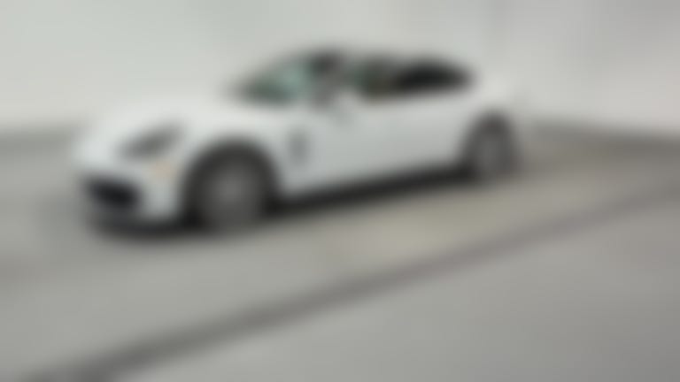 2022 Porsche Panamera vehicle photo