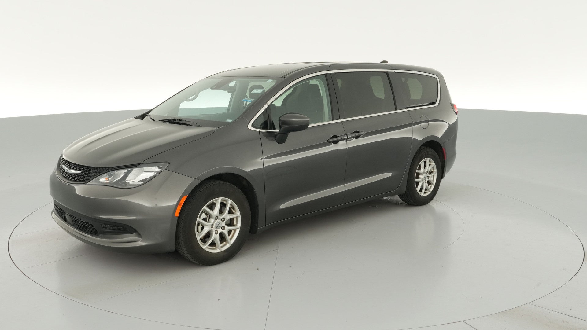 2023 Chrysler Voyager vehicle photo