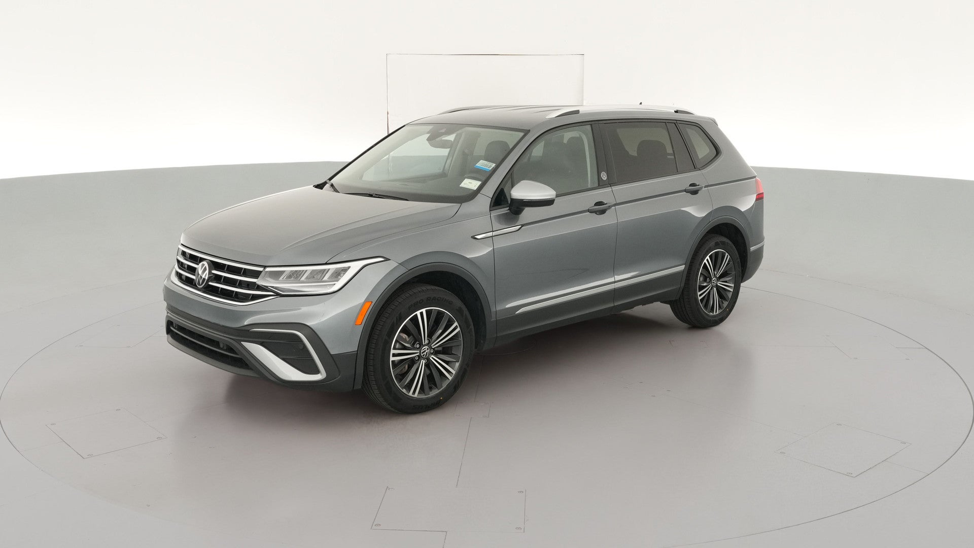 2024 Volkswagen Tiguan vehicle photo