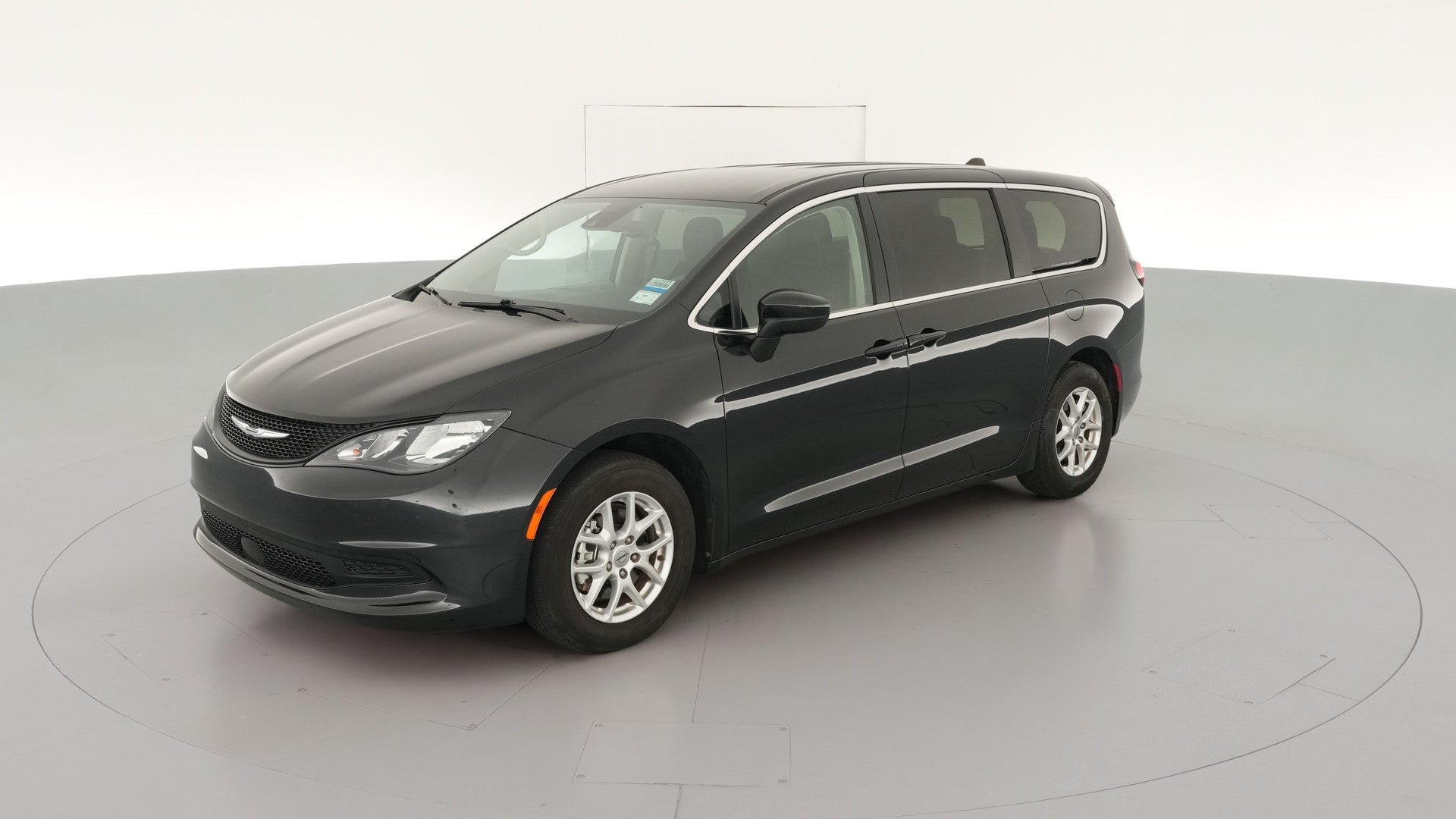 2023 Chrysler Voyager vehicle photo