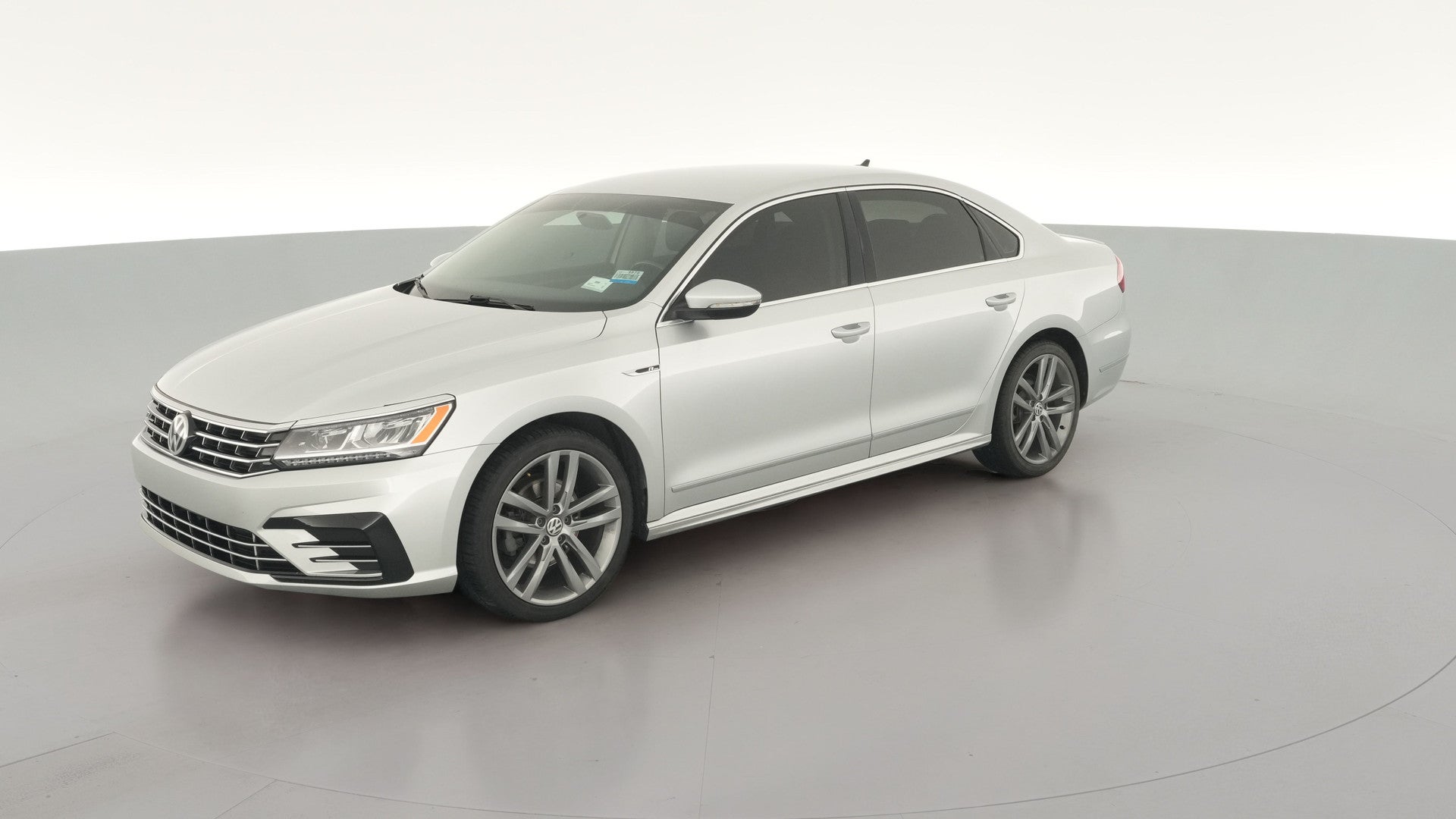 2017 Volkswagen Passat vehicle photo