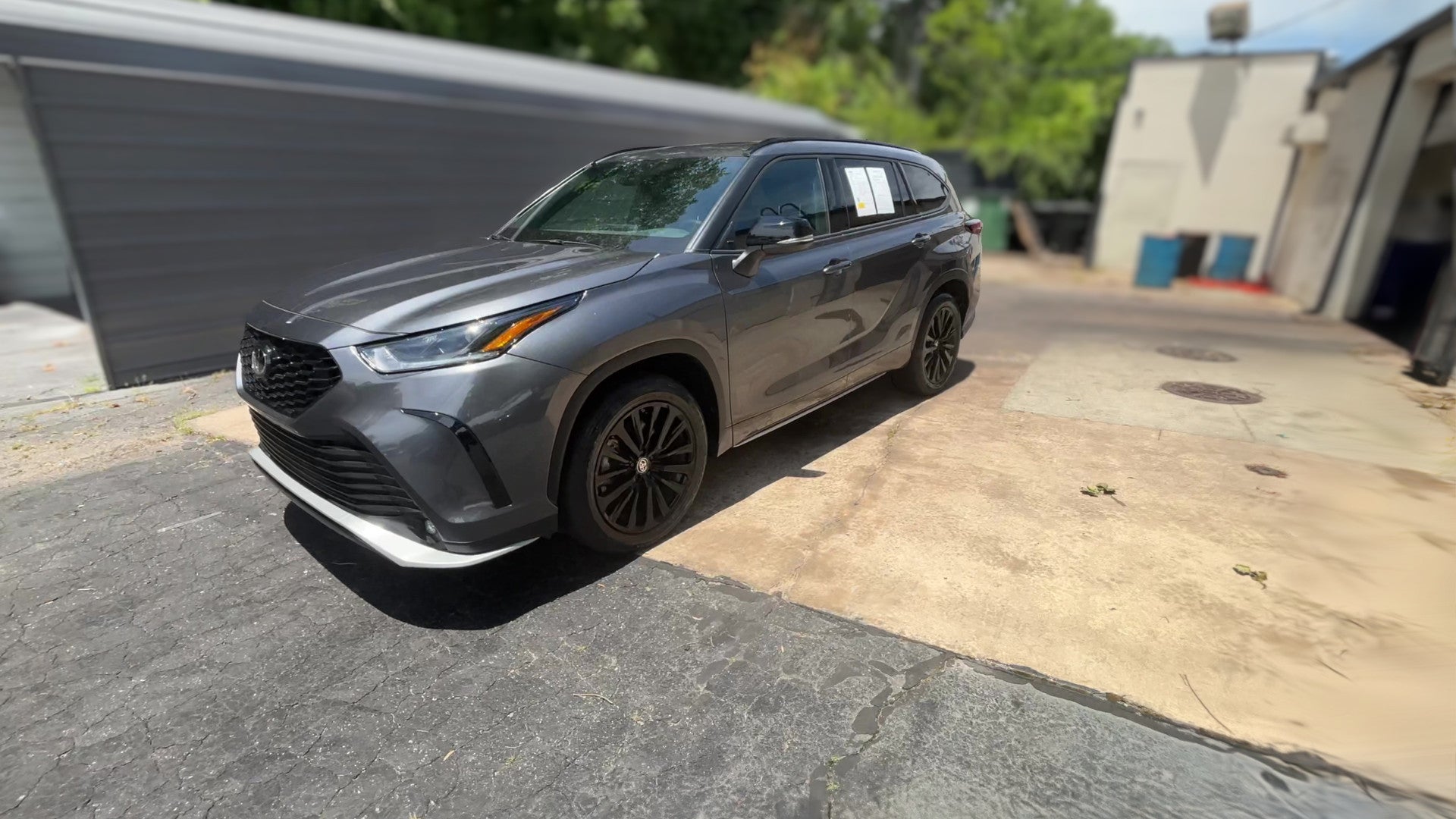 2025 Toyota Highlander vehicle photo