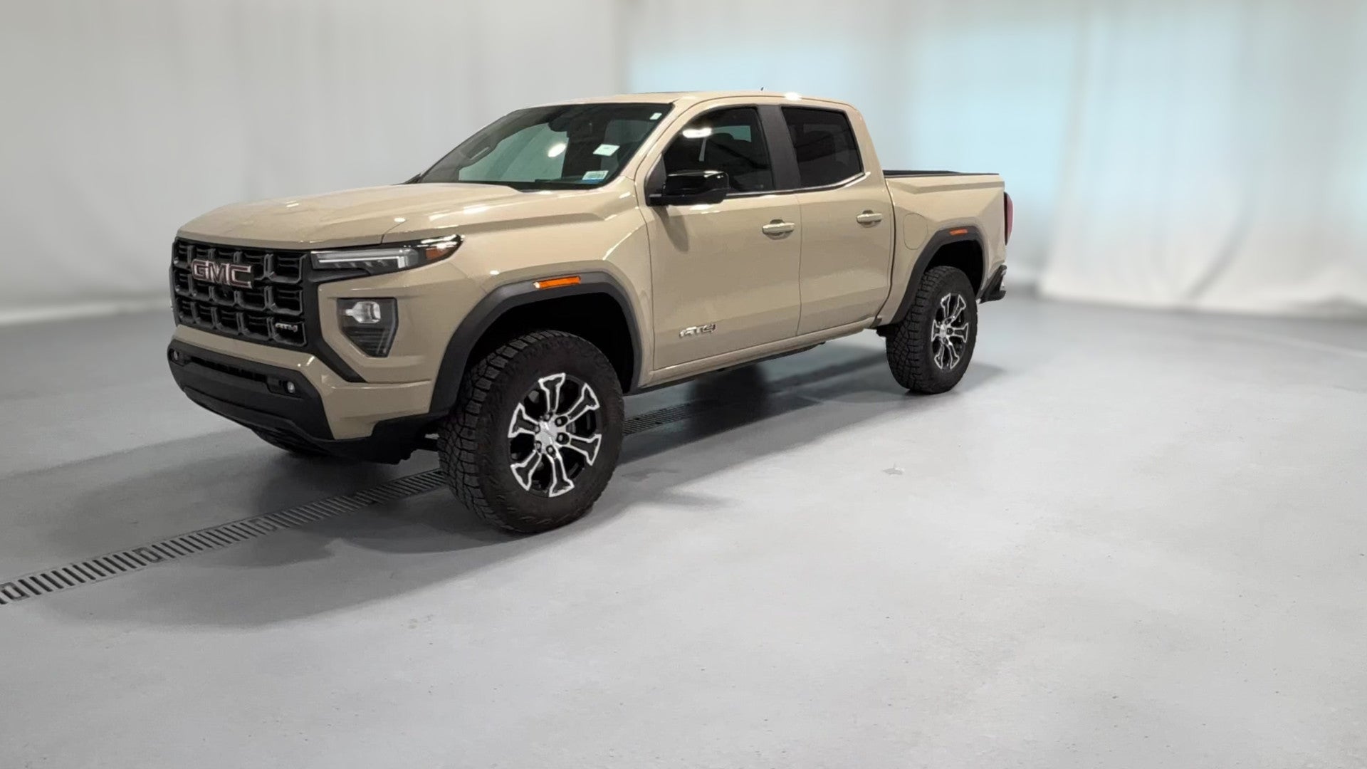 2023 GMC Canyon Crew Cab vehicle photo