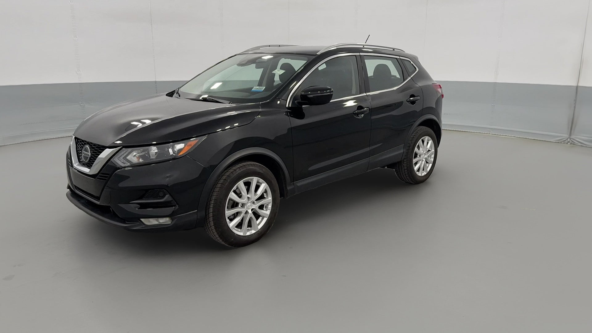 2022 Nissan Rogue Sport vehicle photo