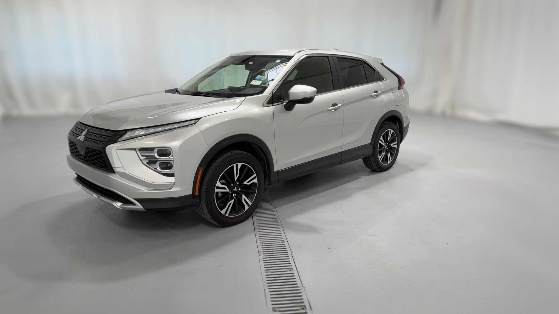 2025 Mitsubishi Eclipse Cross vehicle photo