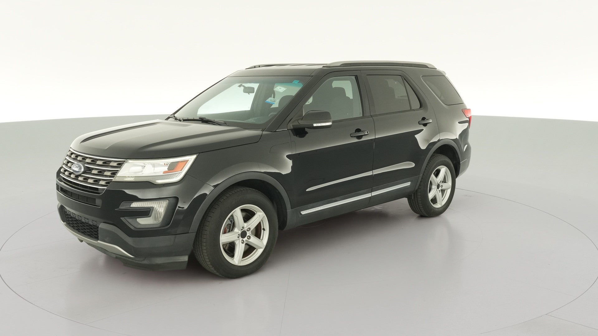 2017 Ford Explorer vehicle photo