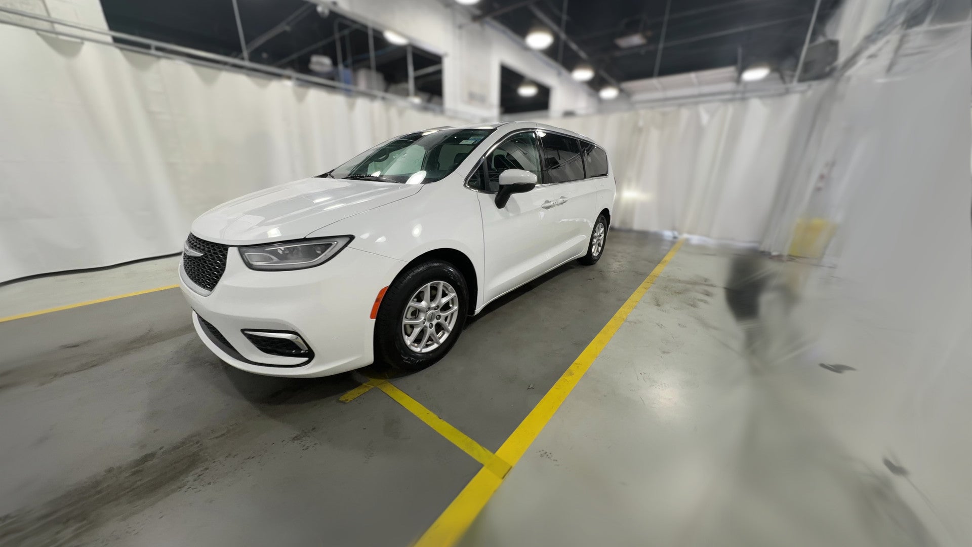 2023 Chrysler Pacifica vehicle photo