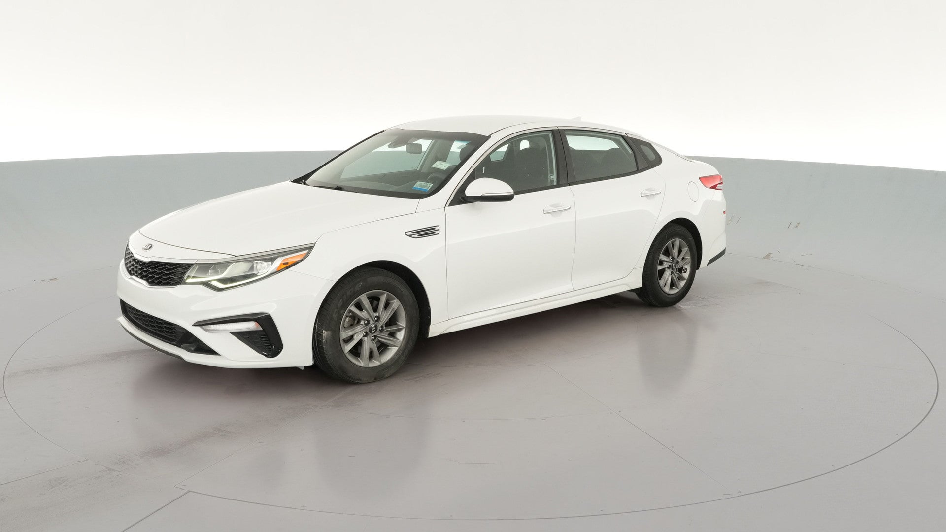 2020 Kia Optima vehicle photo