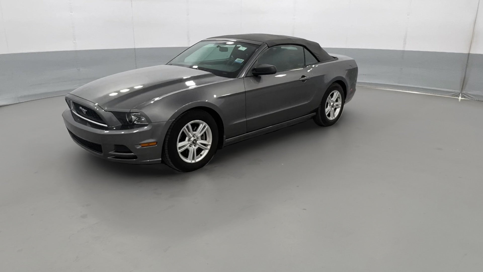 2014 Ford Mustang vehicle photo