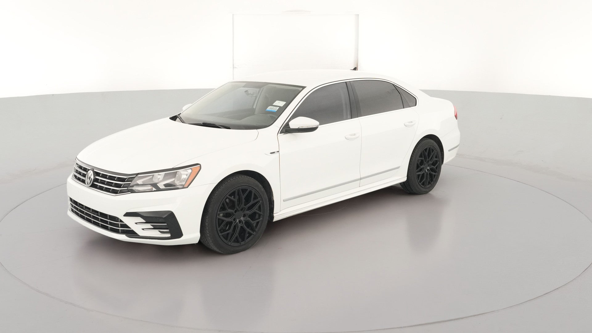 2017 Volkswagen Passat vehicle photo
